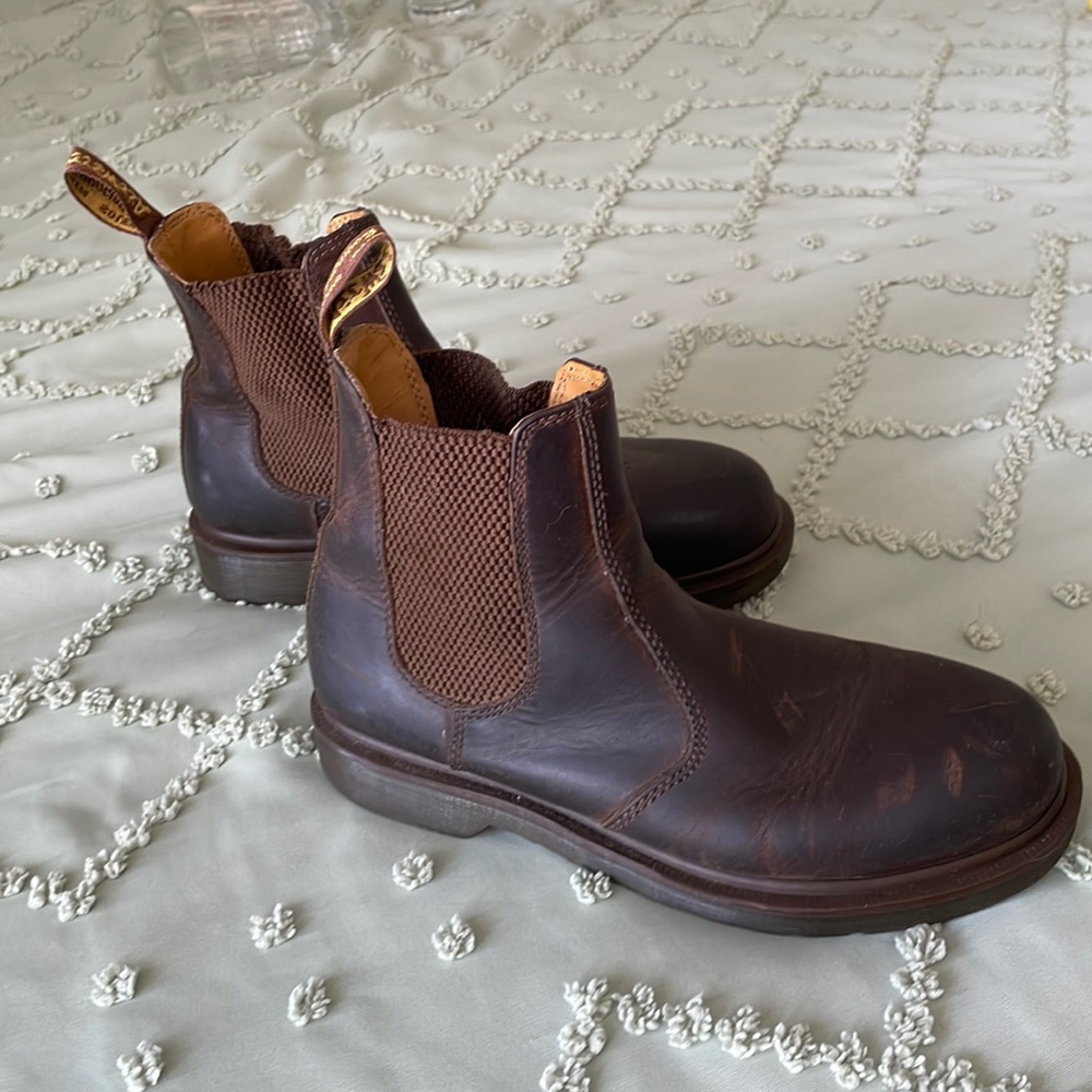 Doc Marten pull on Chelsea boots